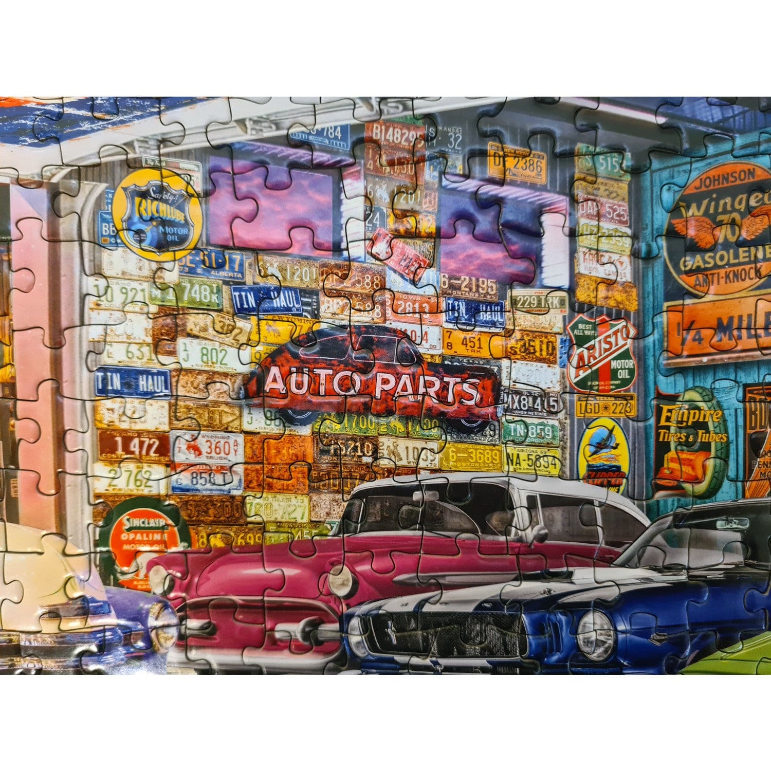 Wheels - Collector's Garage 750 Piece Jigsaw Puzzle - Image 5